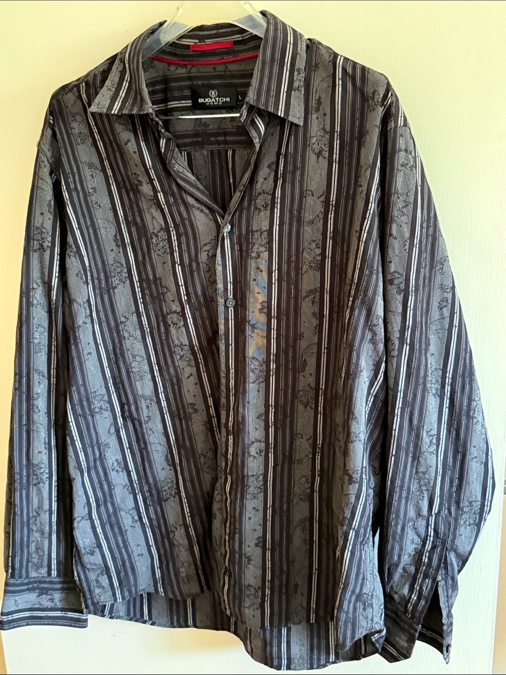 Bugatchi Men's Black and Gray Vertical Stripe Button-Down Shirt